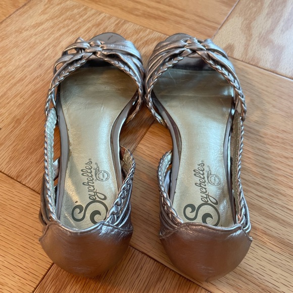 Seychelles Strappy Flats, Pewter, Size 7M - Picture 3 of 6